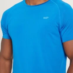 MP Men's Linear Mark Graphic Training Short Sleeve T-Shirt — Echtblau -Sportliche Kleidung Geschäft 12788474 2634932686561214
