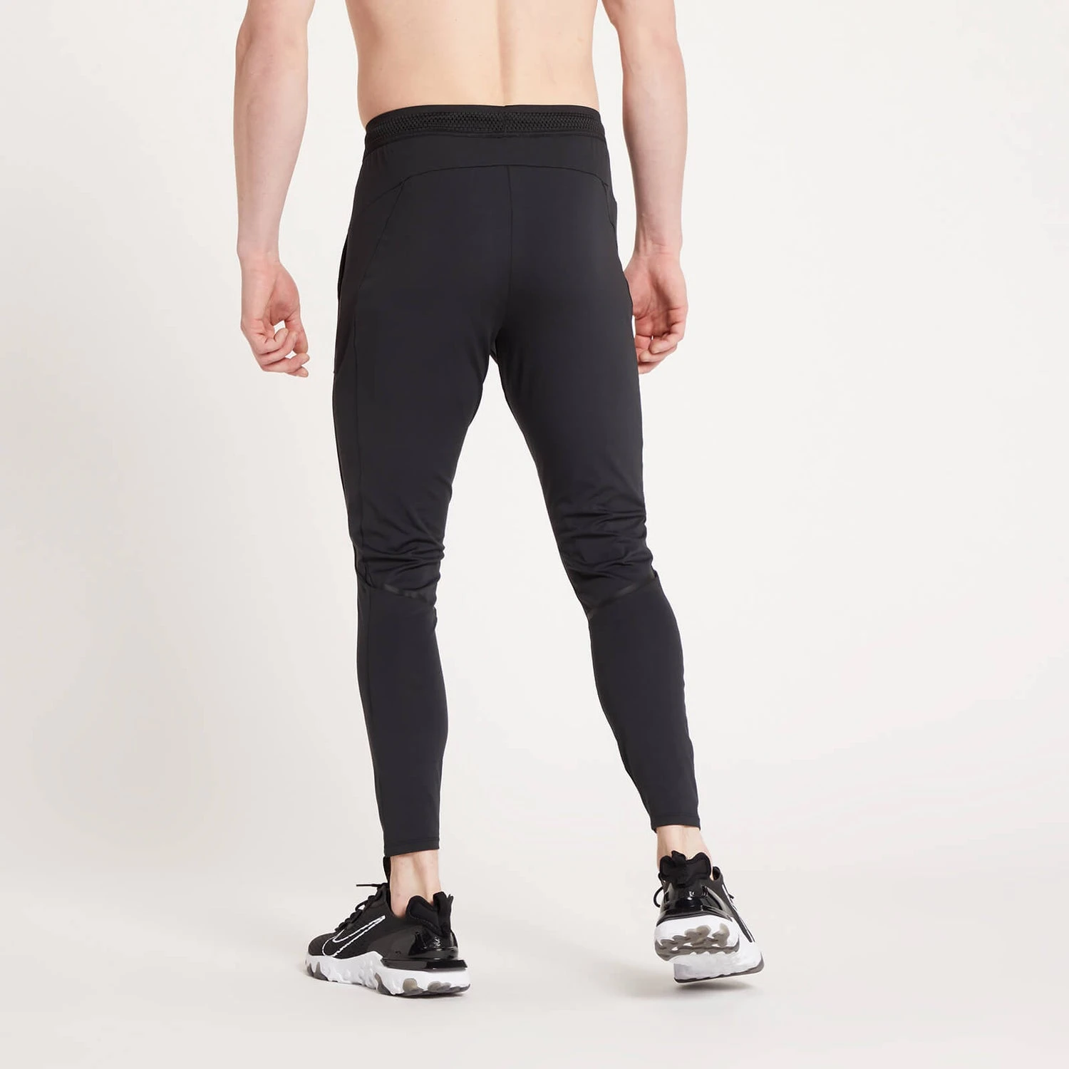 Limited Edition MP Herren Tempo Ultra Jogginghose — Schwarz 5 Limited Edition MP Herren Tempo Ultra Jogginghose — Schwarz – Bild 3